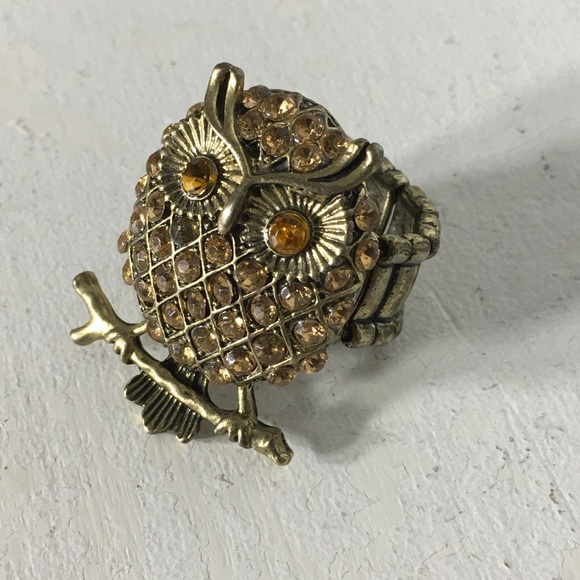 Vintage Rhinestone Owl 🦉Gold Tone Ring - Picture 2 of 8